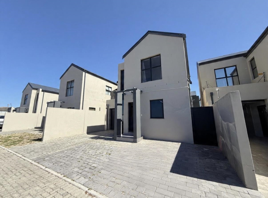 3 Bedroom Property for Sale in Parklands Western Cape